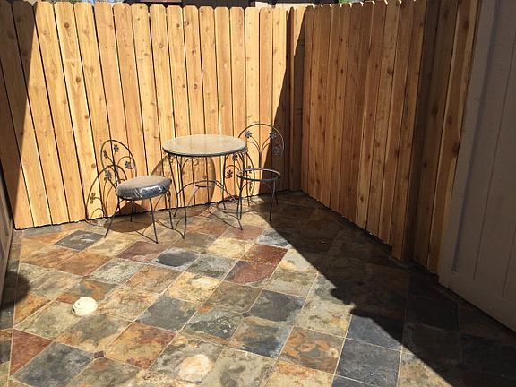 4th image of 950 W 31st St