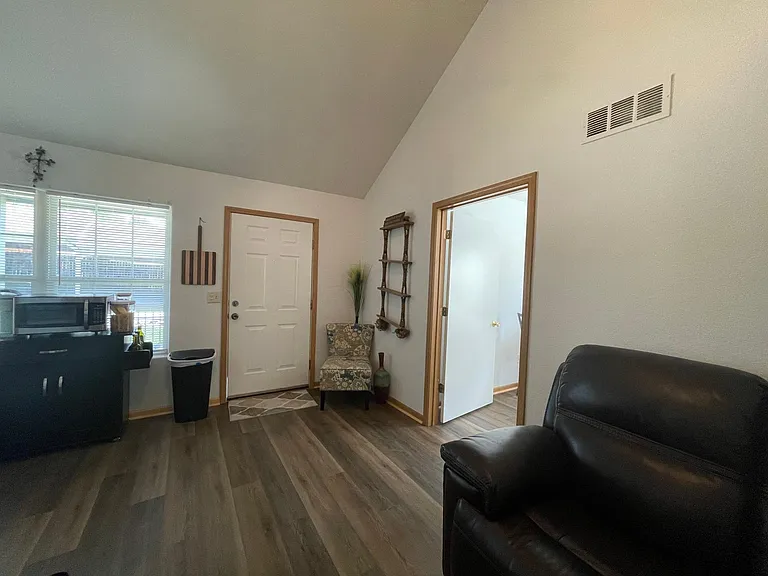 9516 Main Entrance Dr — Photo 9