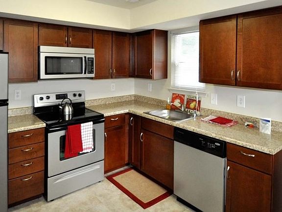 3rd image of 6449 Cedar Furnace Cir