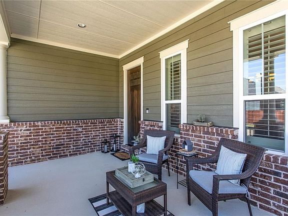 4th image of 9221 Dahlia Way