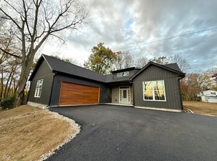 3325 Riverside Dr, Columbus, IN 47203