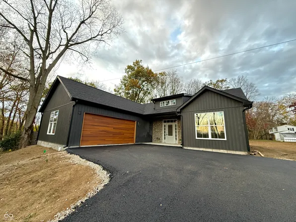 3325 Riverside Dr, Columbus, IN 47203