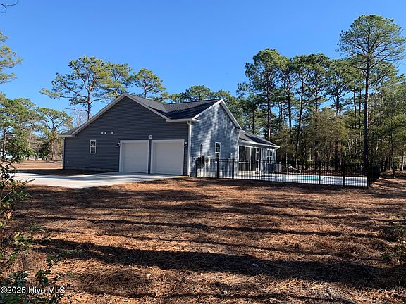 3rd image of 80 Pinewood Drive