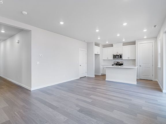 4th image of 18915 SW Twin Peaks Ln