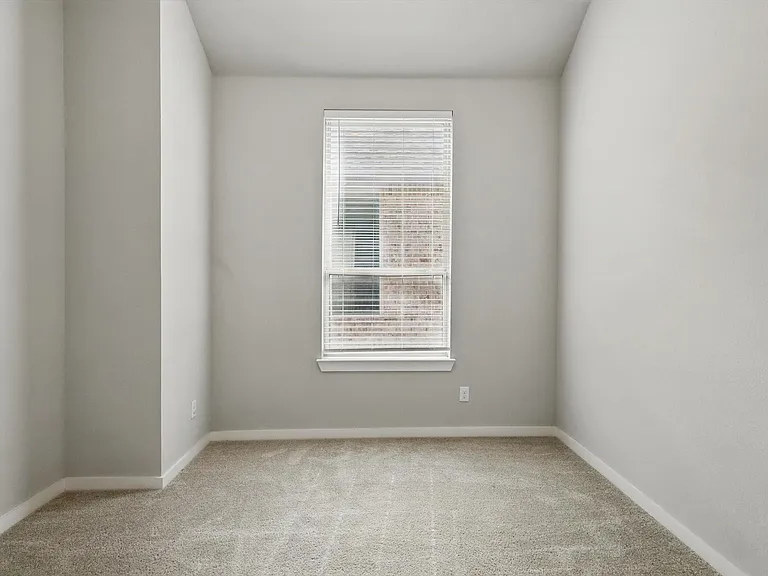 1100 Parkstone Dr — Photo 18