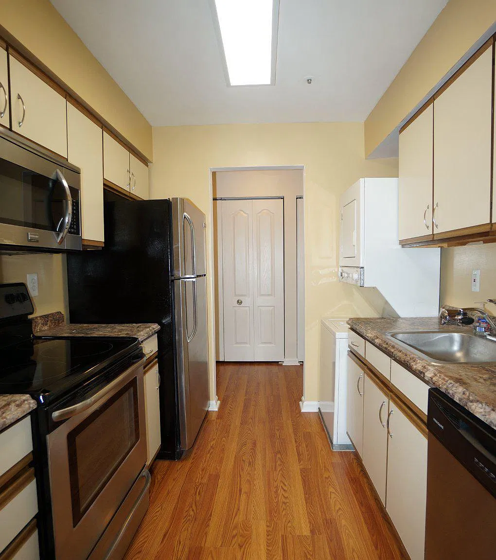 2 bed, 2.0 bath, 962 sqft, $2,100 — Photo 4
