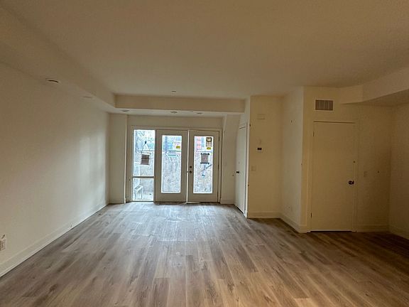 5th image of 16 Melbourne Ave #104B