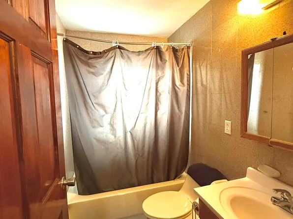 122-14 25th Avenue image 7 of 11