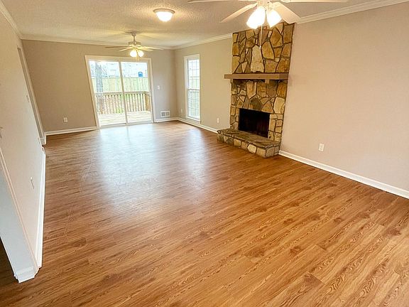 5th image of 2760 Macby Ave