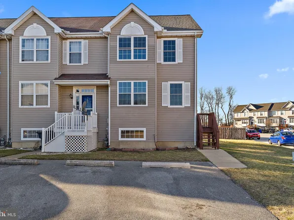 165 Amberfield Ln, Newark, DE 19702