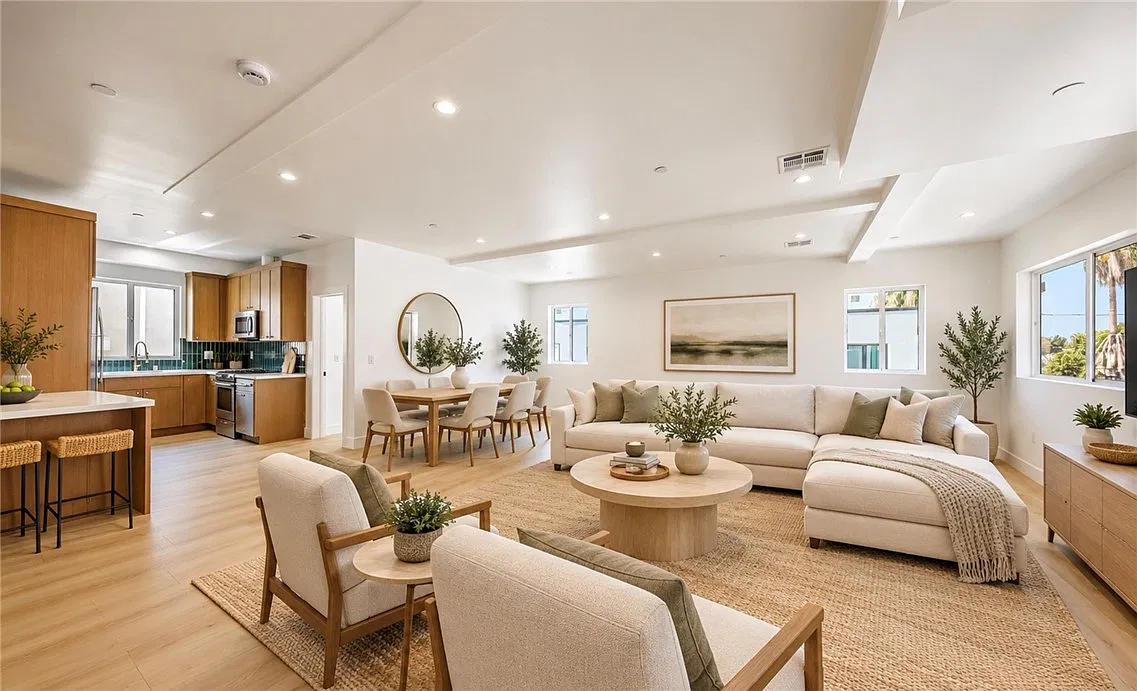 4 bed, 1966 sqft, $5,245 — Photo 2