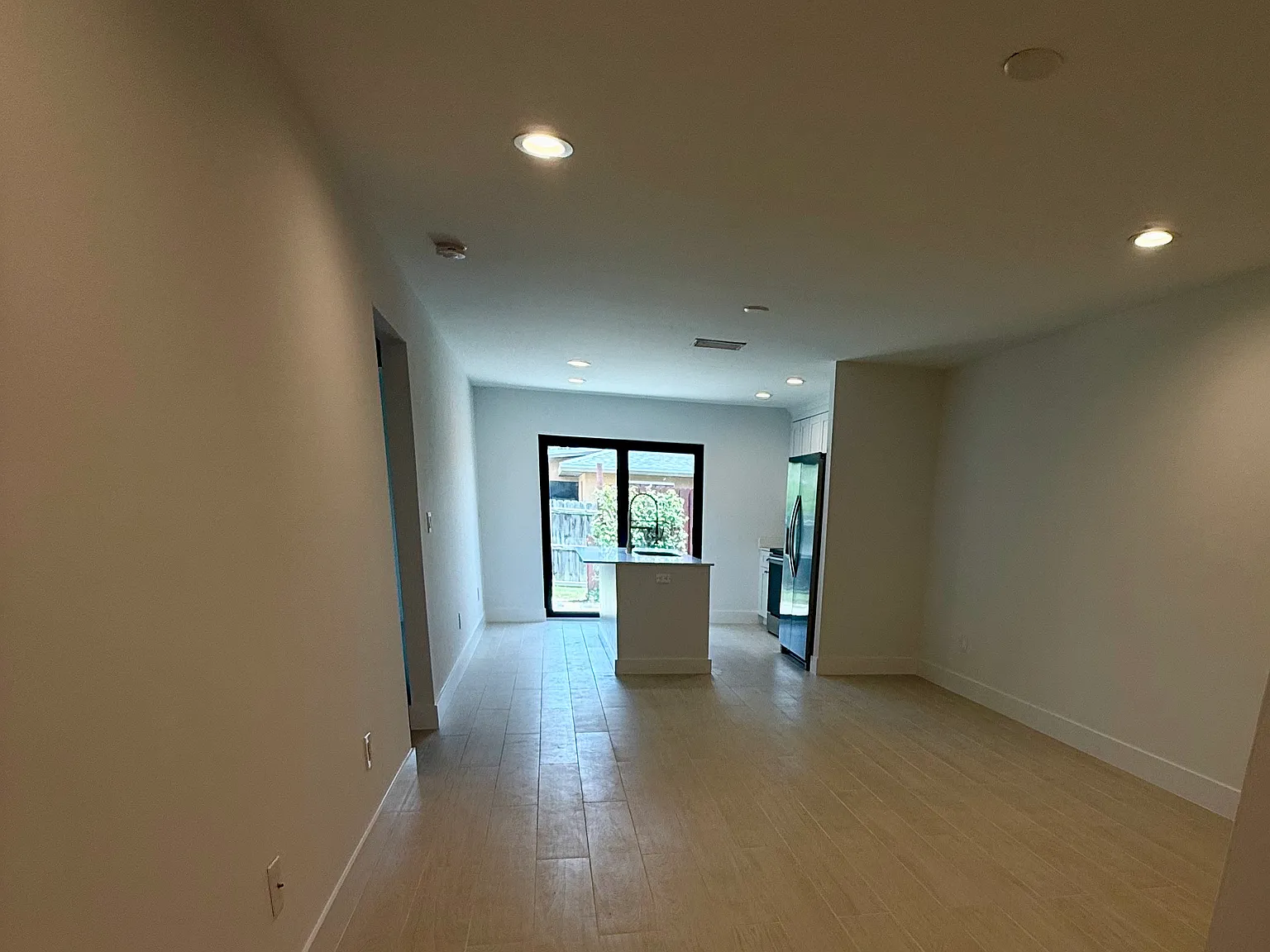 2 bed, 1400 sqft, $2,100 — Photo 2