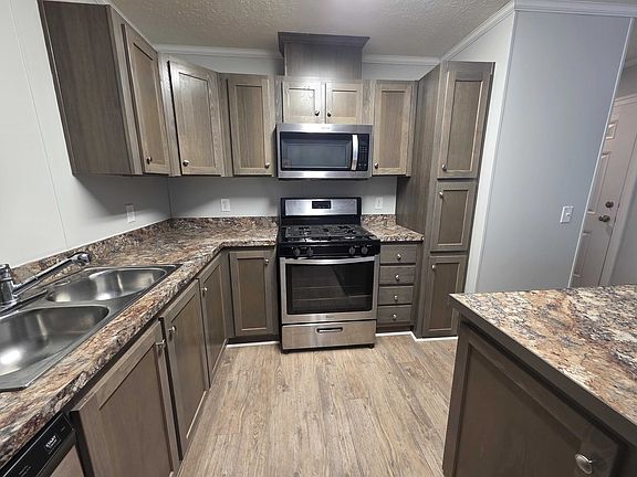 5th image of 4359 Dogwood Blvd #824
