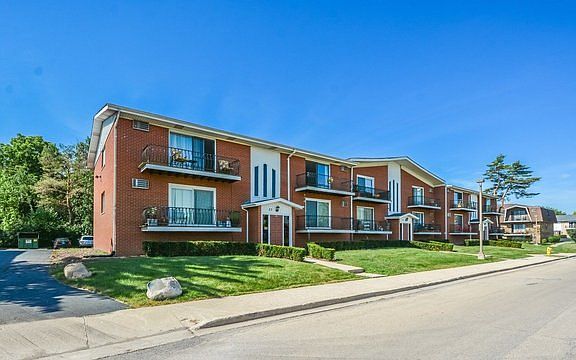 2nd image of 23 Willow Way #108
