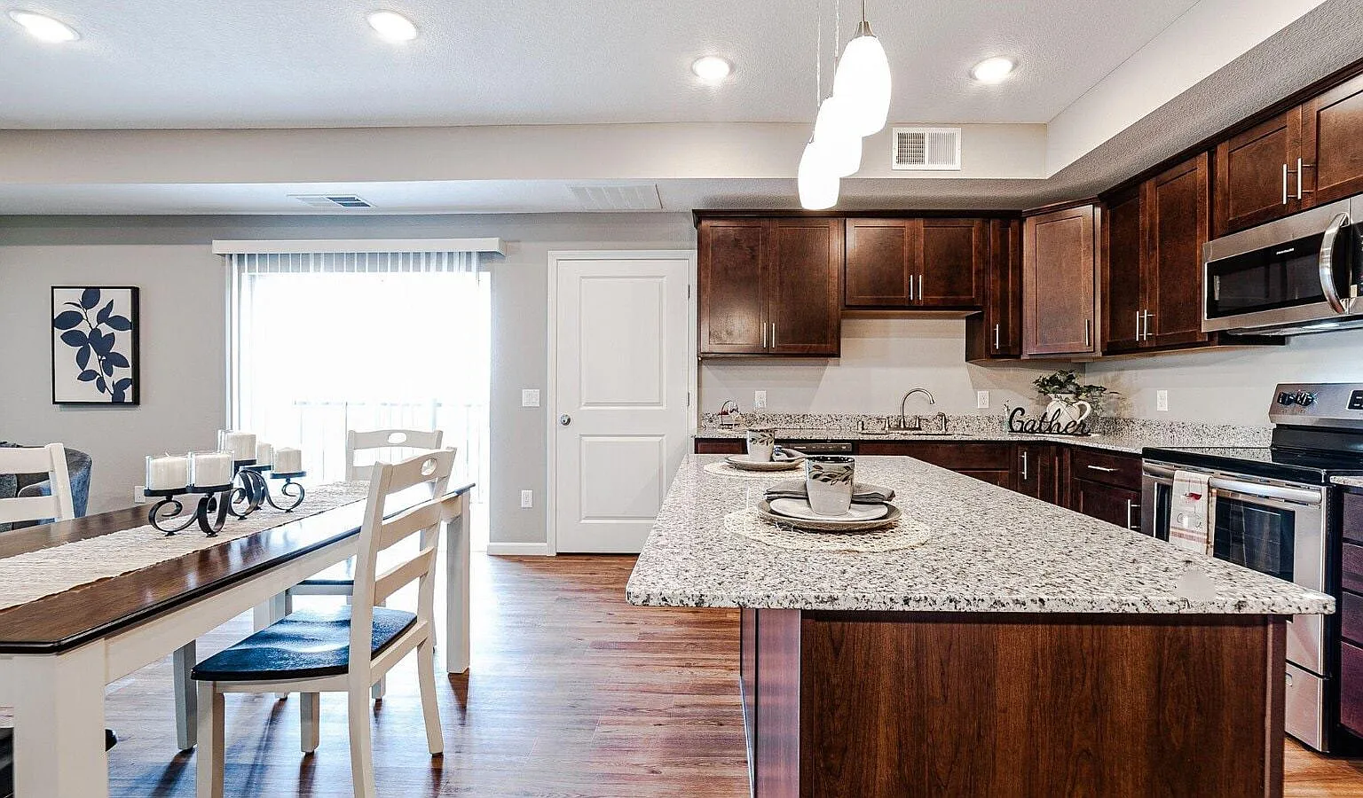 Encore Apartments — Photo 2