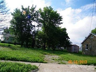 3rd image of 185 N Jackson Ave
