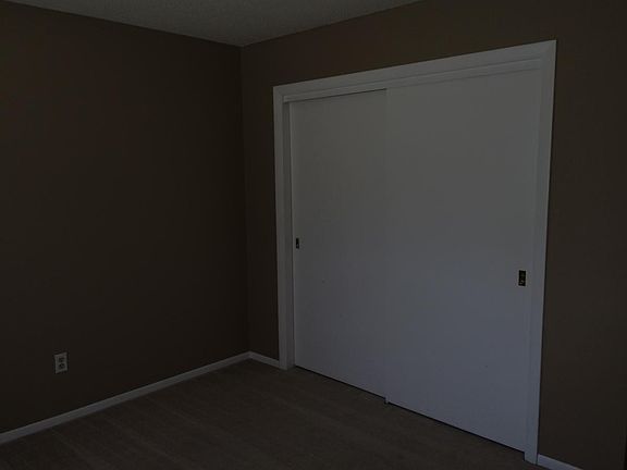 4th image of 40 Riverview Dr