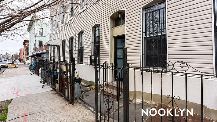 Rented by Nooklyn NYC LLC | media 36