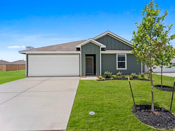 1061 Seedling Ln, Seguin, TX 78155