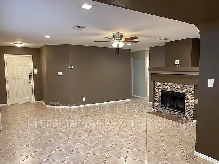 8335 Bent Meadow Dr — Photo 6