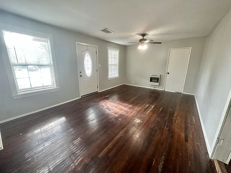 1008 Peak St — Photo 3