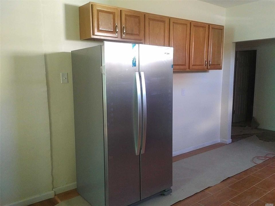 2nd image of 1147 E 98th St Floor 1