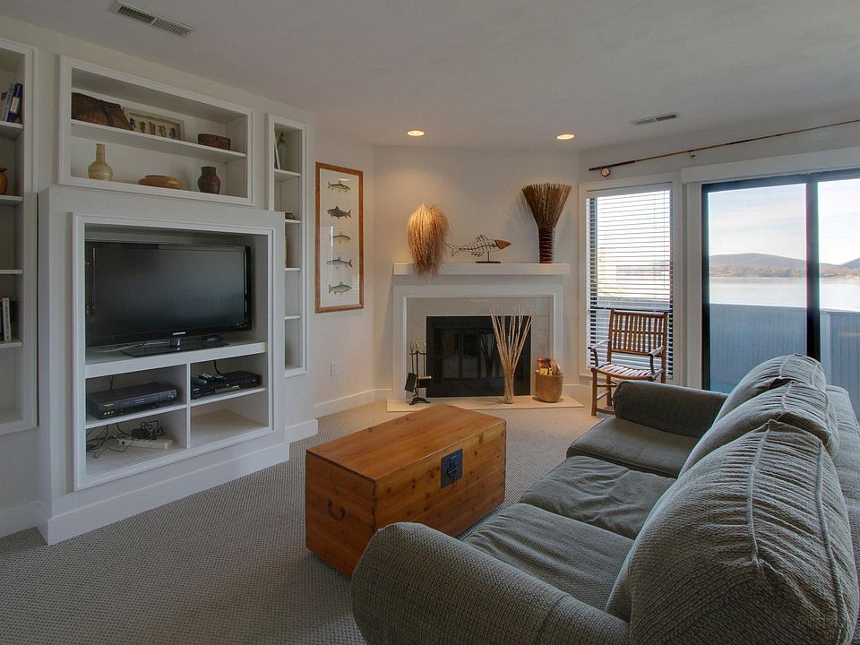 1st image of 70 Clubhouse Tower Cir