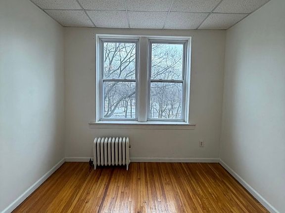 5th image of 177 W 48th St APT 4