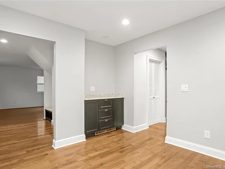10 Harvann Rd — Photo 7