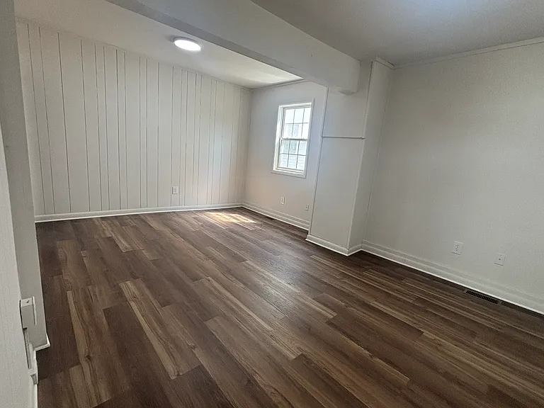 695 Fitzwater St — Photo 4