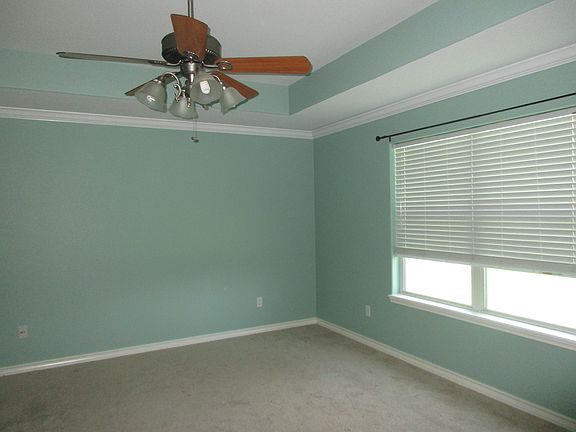 4th image of 2325 Handlin Dr