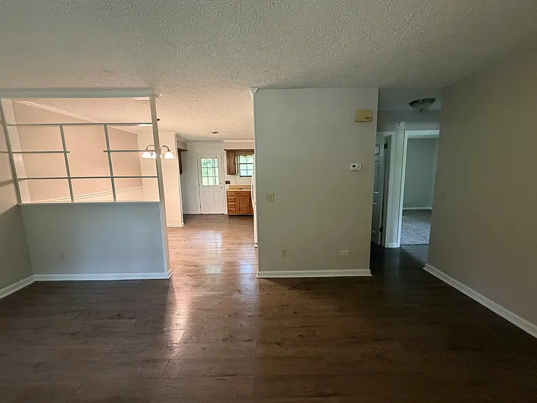 100 Sherry Ln #6 — Photo 3