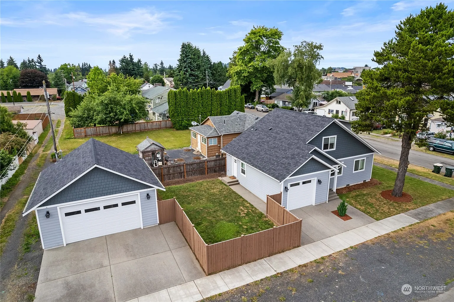 903 Atherton Street photo 1