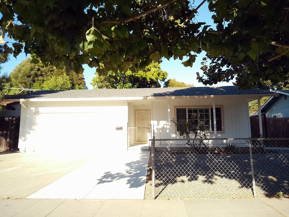 1st image of 2060 Sierra Wood Dr