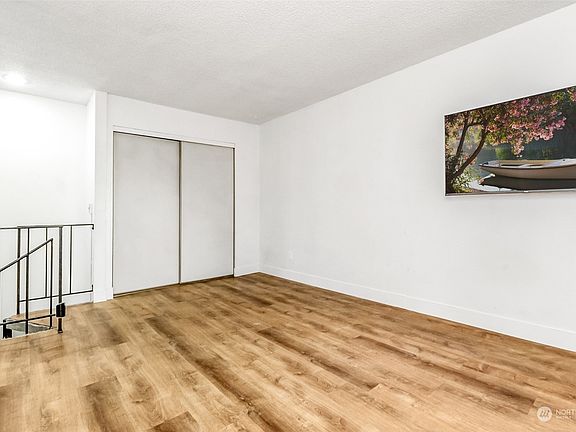 3rd image of 525 Broadway #1