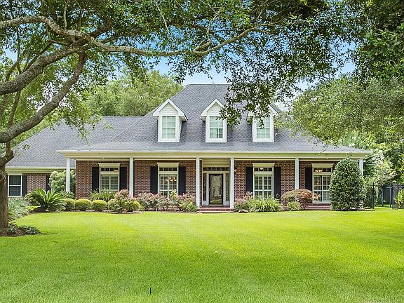 3rd image of 4731 Diamond Springs Dr