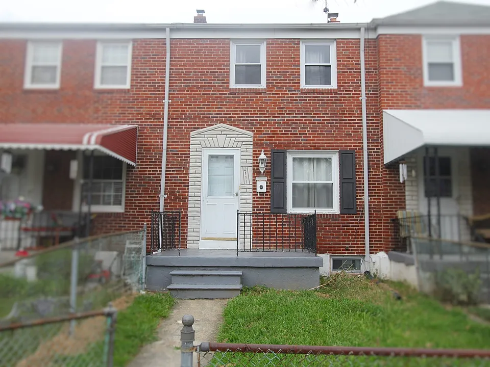 2111 Redthorn Rd