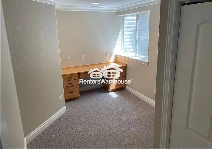 2070 S Pearl St — Photo 1