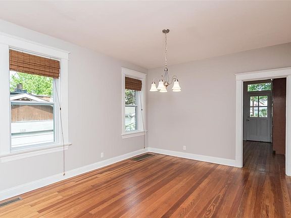 3rd image of 4755 Bonita Ave