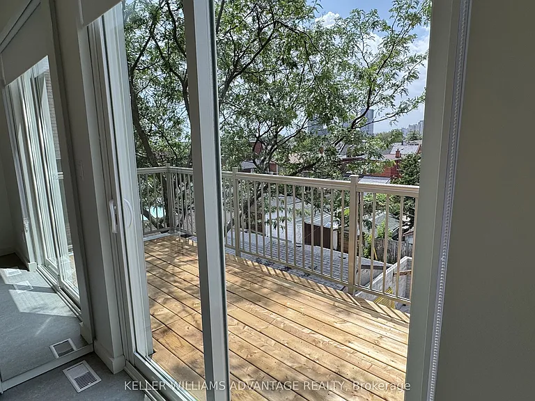 616 Delaware Ave N #D — Photo 7