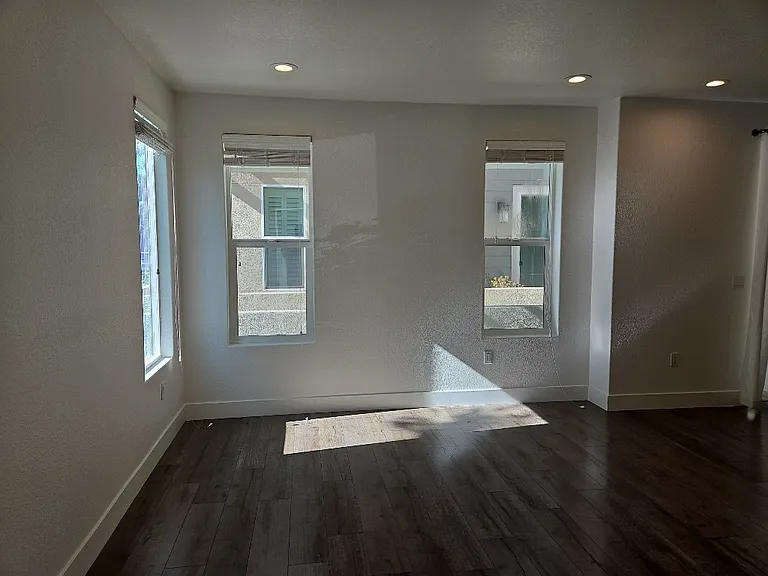 1660 Spring St — Photo 3