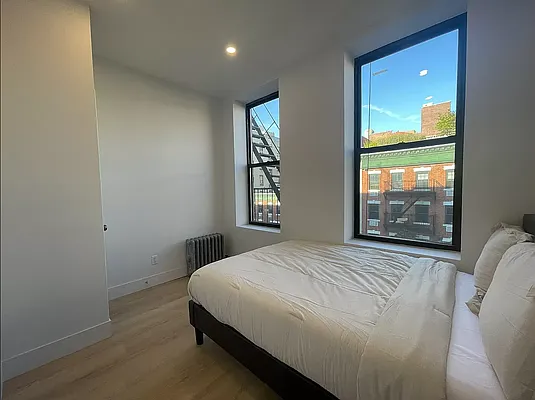 Rented by Compass | media 10