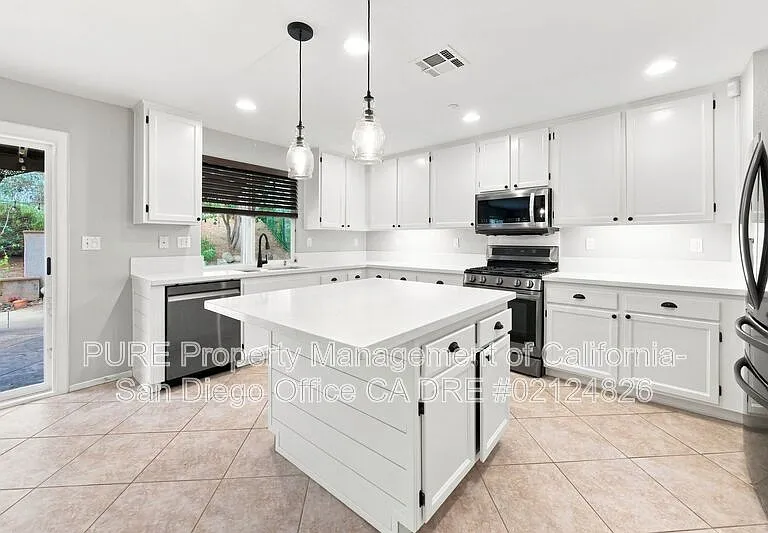 1578 Acacia Cir — Photo 7
