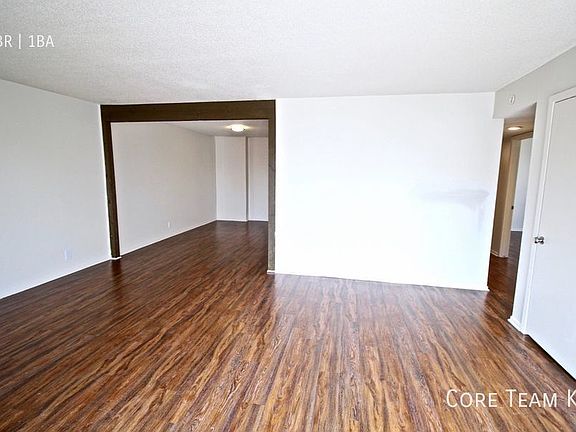 5th image of 3927 Clark Ave #4
