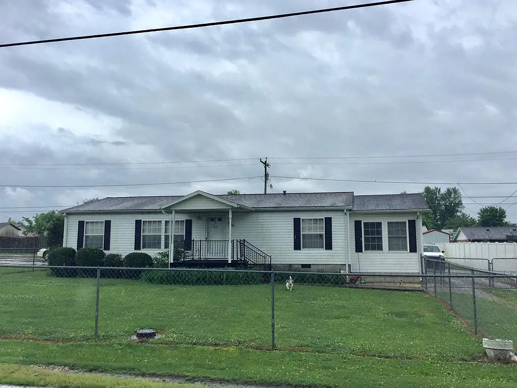 360 Norwich Ave photo 1