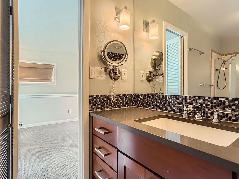 1529 Spruce St #7 — Photo 18