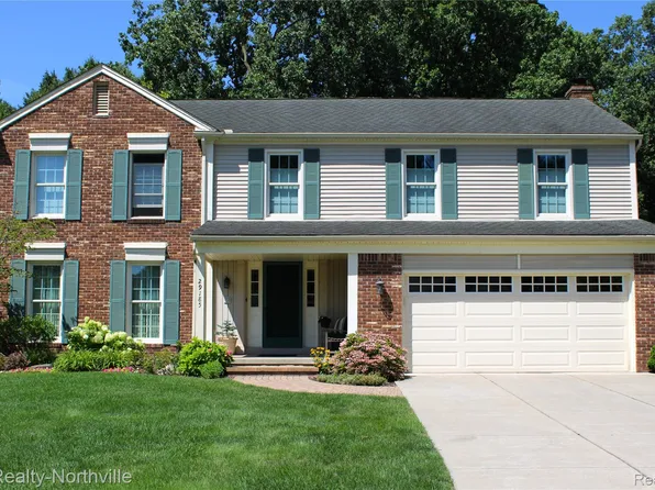 29185 Leesburg Ct, Farmington Hills, MI 48331