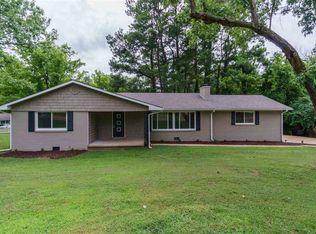 7 Royal Oaks Pl, Jackson, TN 38305