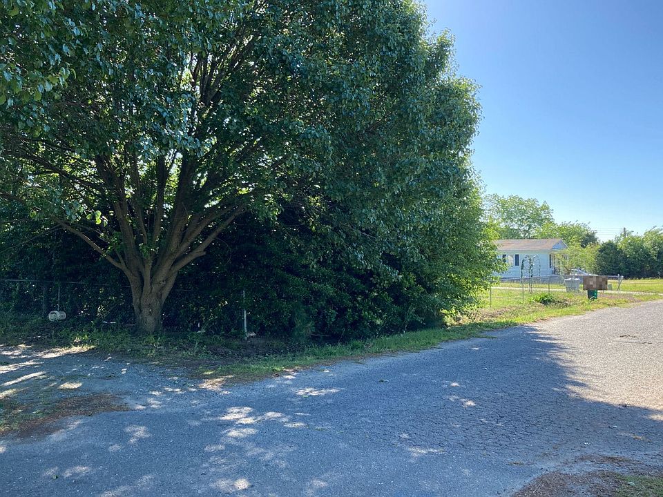 2nd image of 309 Morning Dr