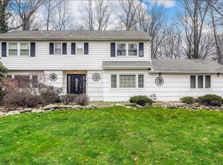 6 Hastings Rd, Monsey, NY 10952